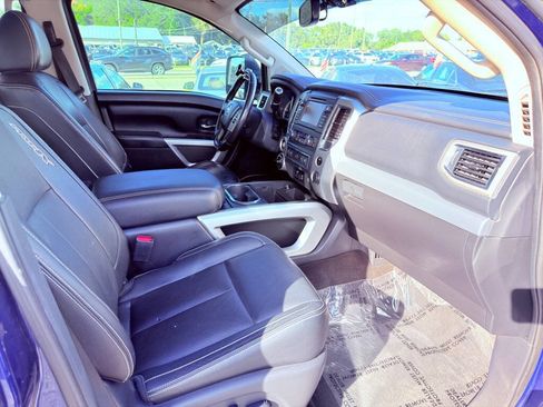 Used 2019 Nissan Titan PRO-4X w/ Pro-4x Convenience Package AWD/4WD image 22