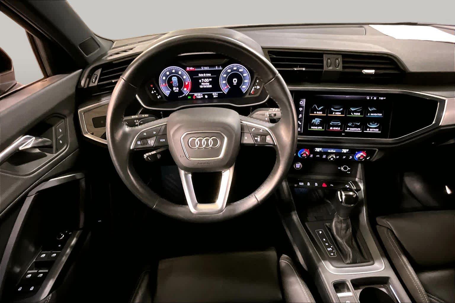 Used 2020 Audi Q3 2.0T Premium Plus w/ Premium Plus Package AWD/4WD image 6