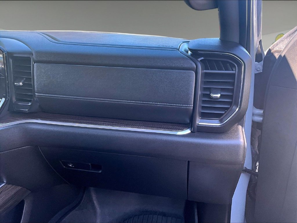 Used 2025 Chevrolet Silverado 1500 RST AWD/4WD image 13