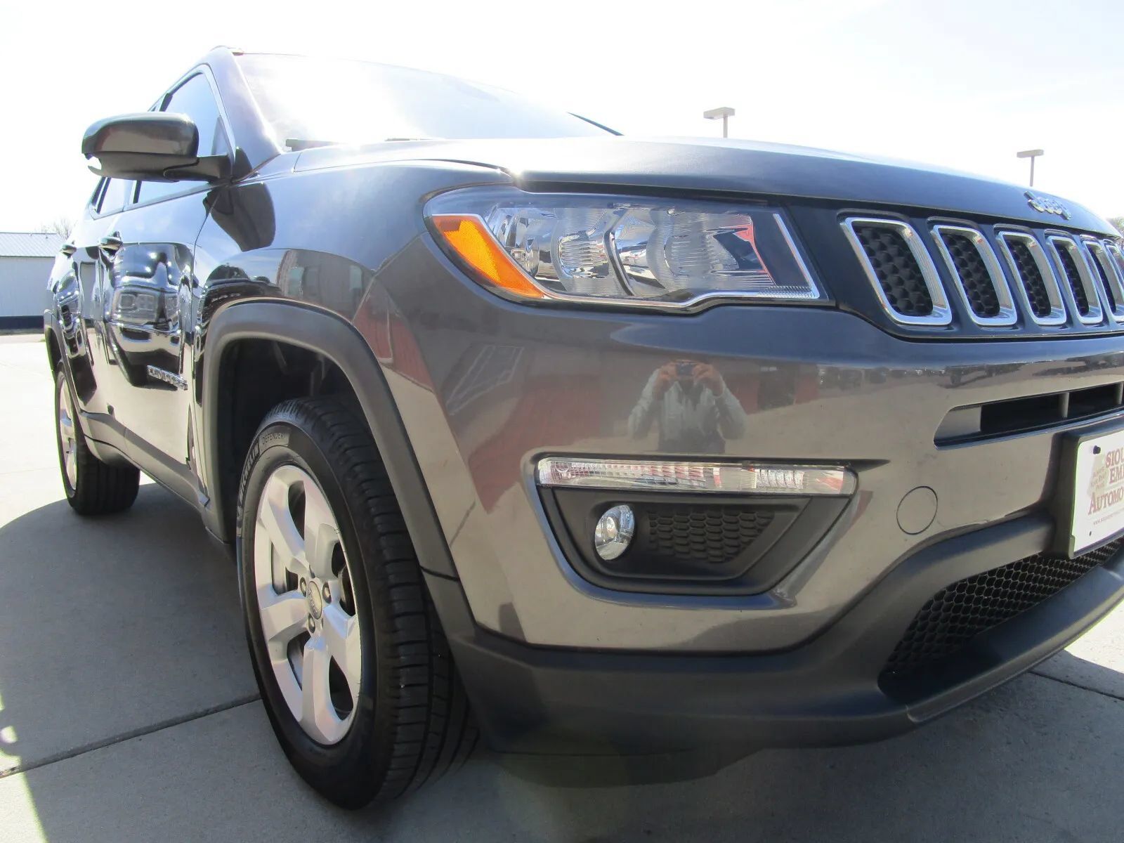 Used 2018 Jeep Compass Latitude AWD/4WD image 32