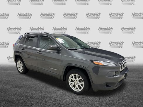 Used 2015 Jeep Cherokee Latitude w/ Cold Weather Group image 2