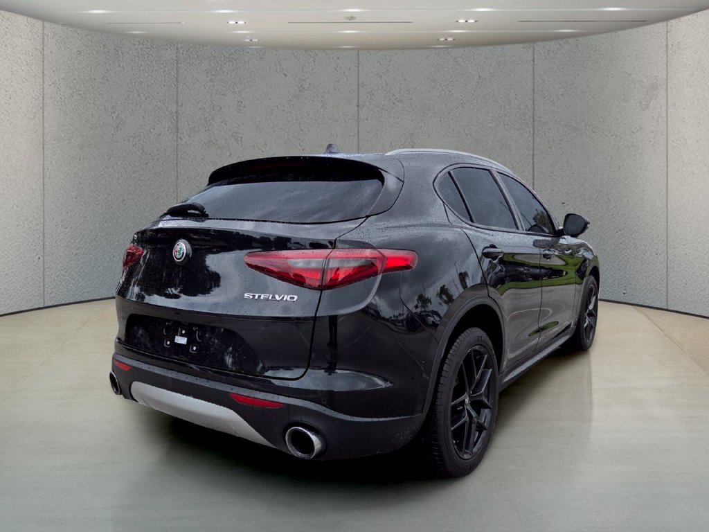Used 2019 Alfa Romeo Stelvio Ti Lusso w/ Quick Order Package 22X Lusso AWD/4WD image 6