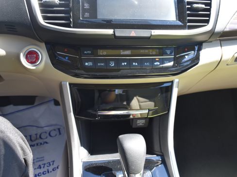 Certified 2017 Honda Accord EX image 23