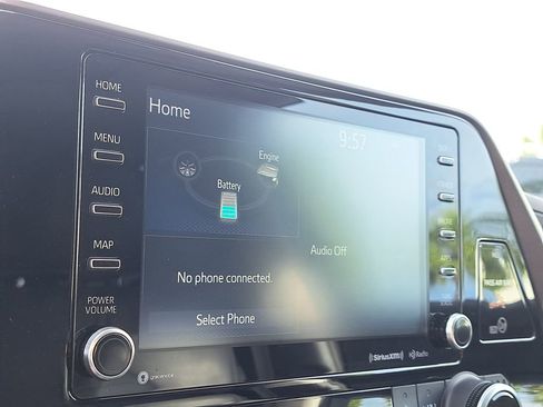 Certified 2021 Toyota Highlander XLE image 24