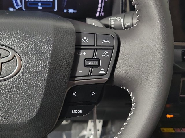 Used 2026 Toyota Camry SE FWD image 25