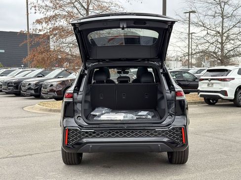 New 2026 Volkswagen Tiguan SE R-Line FWD image 15