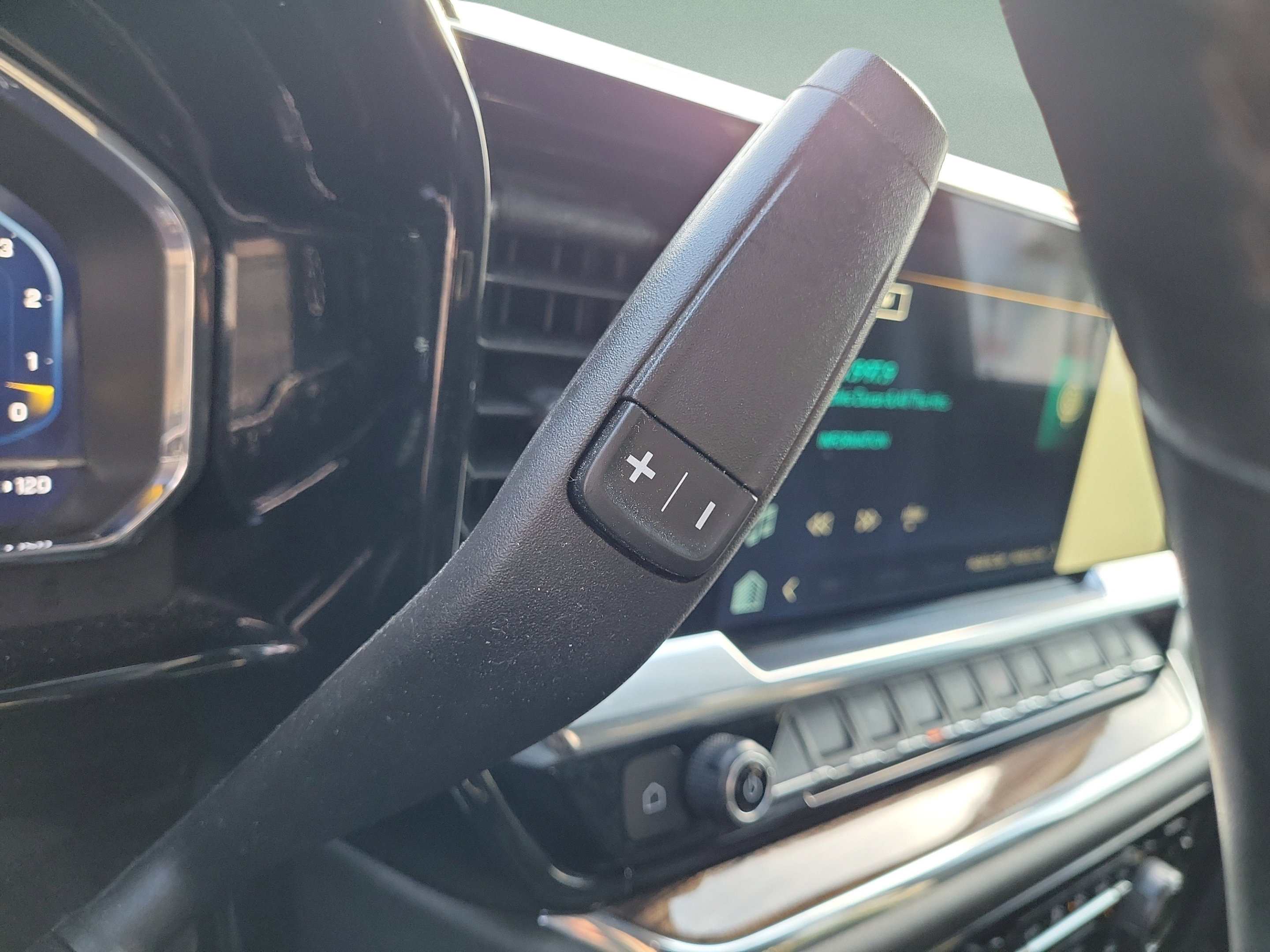 Used 2024 Chevrolet Silverado 1500 RST AWD/4WD image 18