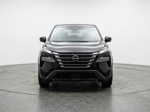 Used 2025 Nissan Rogue SV image 2