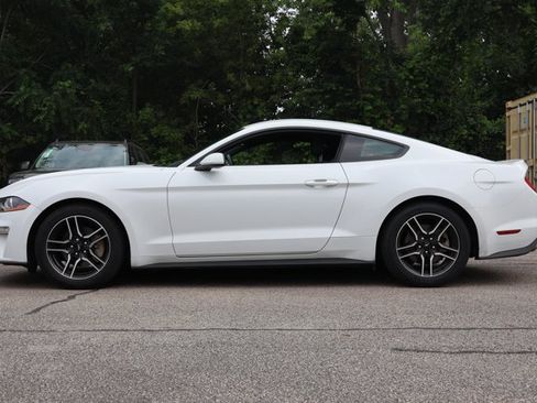 Used 2018 Ford Mustang Coupe w/ Equipment Group 101A RWD image 8