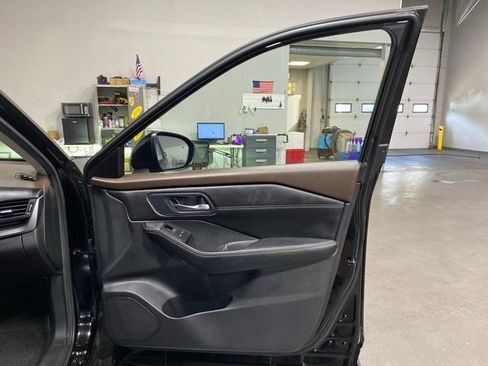 Certified 2023 Nissan Rogue SV w/ SV Premium B Package AWD/4WD image 28