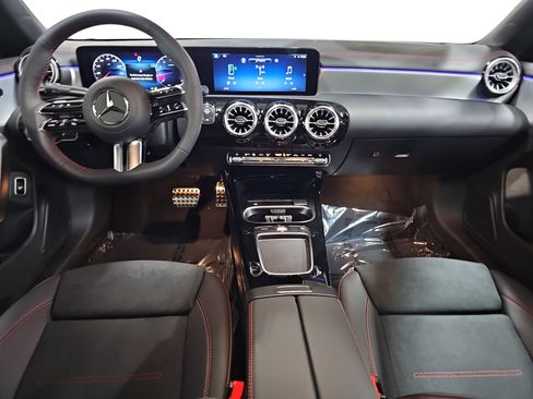 New 2026 Mercedes-Benz CLA 250 4MATIC image 9