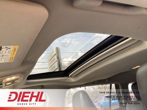 Used 2022 Toyota Highlander XLE image 16