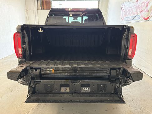 Used 2023 GMC Sierra 1500 AT4X image 7