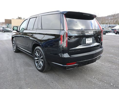 Used 2021 Cadillac Escalade Sport w/ Driver Assist Tech Package image 5