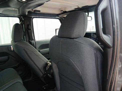 New 2025 Jeep Gladiator Sport image 26