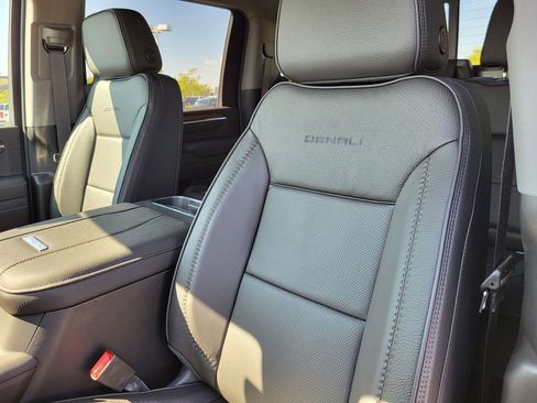 New 2025 GMC Sierra 3500 Denali w/ Denali Reserve Package image 19