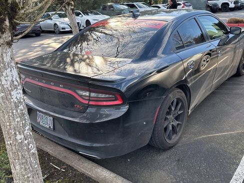 Used 2015 Dodge Charger R/T image 7