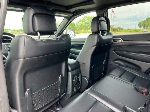 Used 2019 Jeep Grand Cherokee Limited w/ Trailer Tow Group IV AWD/4WD image 38