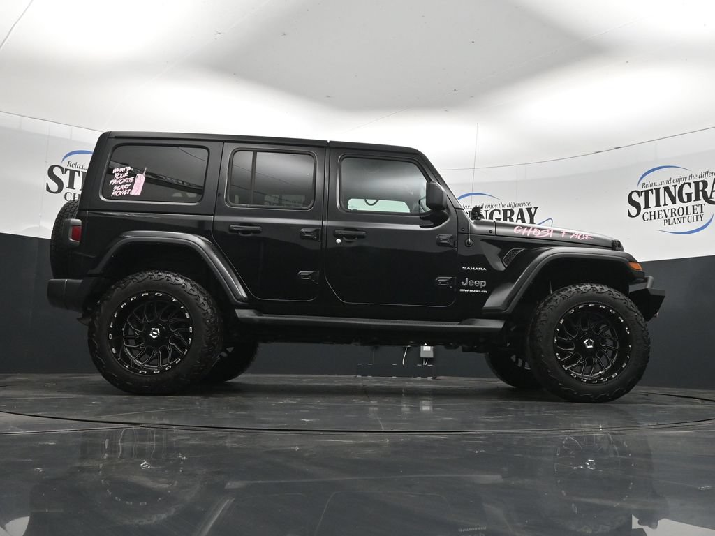 Used 2023 Jeep Wrangler Unlimited Sahara w/ Cold Weather Group AWD/4WD image 33