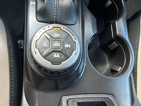 Used 2024 Ford Bronco Wildtrak AWD/4WD image 32