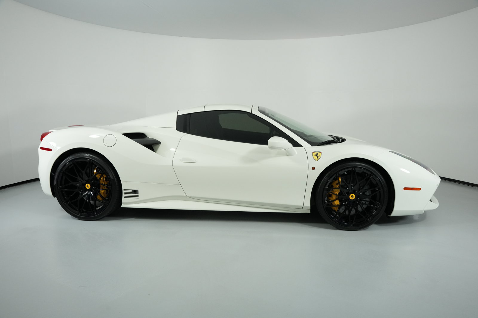 Used 2019 Ferrari 488 Spider RWD image 15