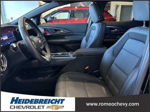 Used 2024 Chevrolet Equinox EV LT FWD image 13