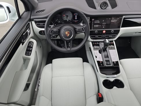 New 2026 Porsche Macan S image 17