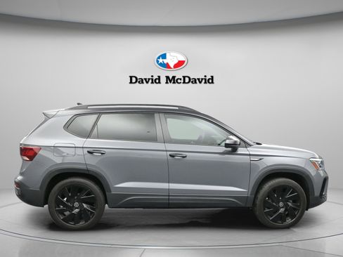 Used 2024 Volkswagen Taos SE image 23