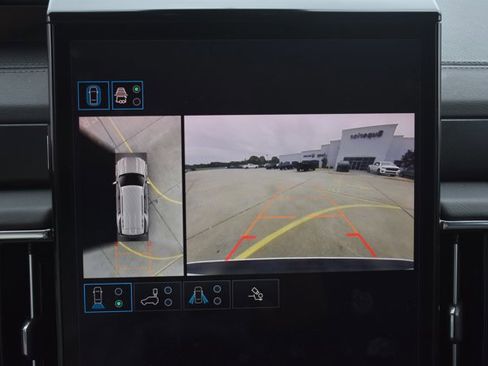 Used 2025 GMC Yukon Denali RWD image 27