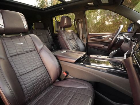 Used 2023 Cadillac Escalade V AWD/4WD image 25