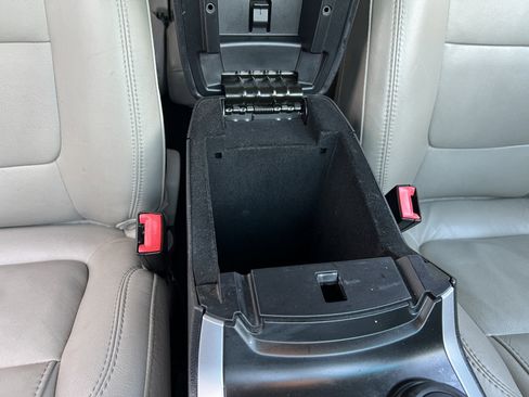 Used 2013 Ford Explorer XLT image 27