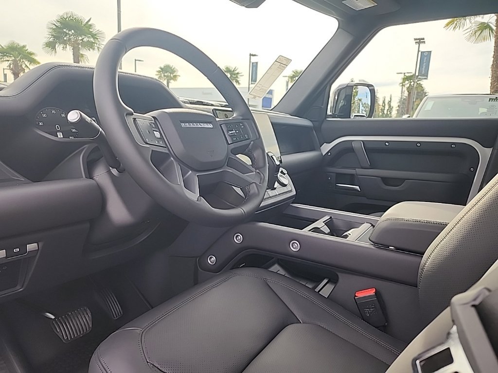 New 2026 Land Rover Defender 110 X-Dynamic SE AWD/4WD image 11