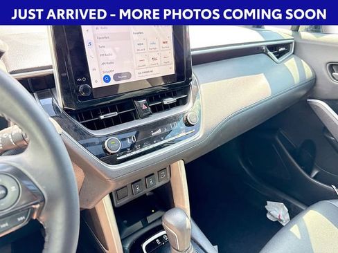 Used 2024 Toyota Corolla Cross XLE w/ Convenience Package AWD/4WD image 14