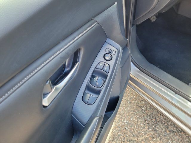 Used 2024 Nissan Sentra SV FWD image 16