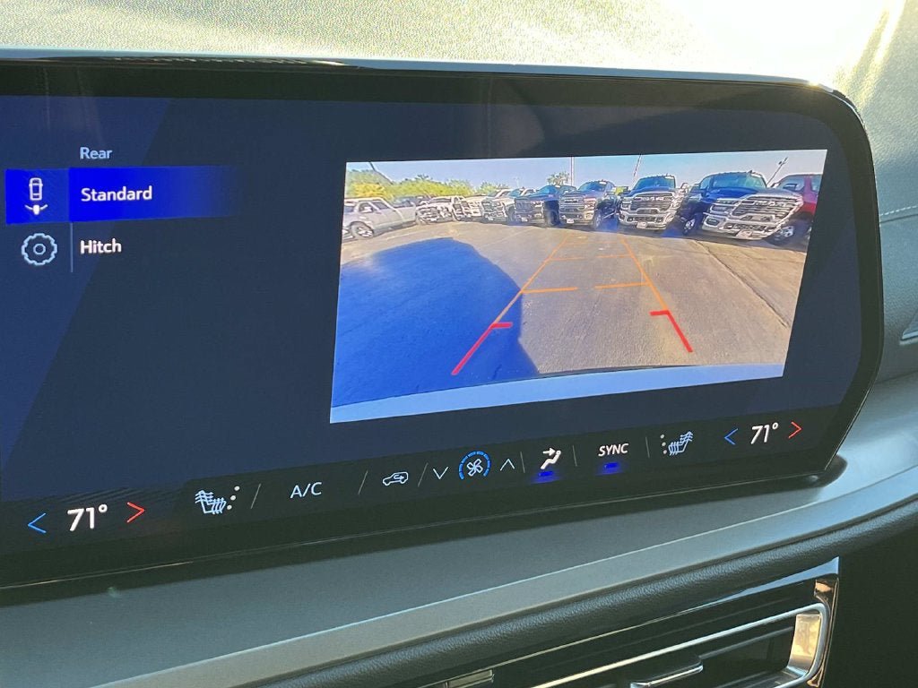 Used 2026 Chevrolet Traverse LT FWD image 33
