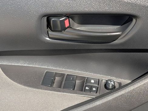 Used 2025 Toyota Corolla LE image 25