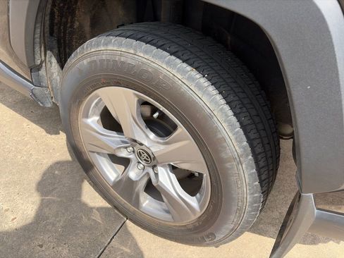 Used 2025 Toyota RAV4 XLE image 17