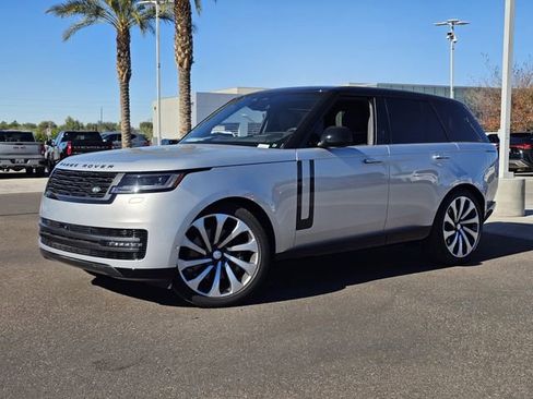 New 2025 Land Rover Range Rover SE image 2