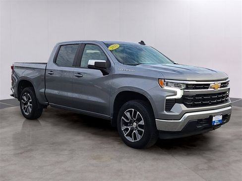 Used 2023 Chevrolet Silverado 1500 LT image 3