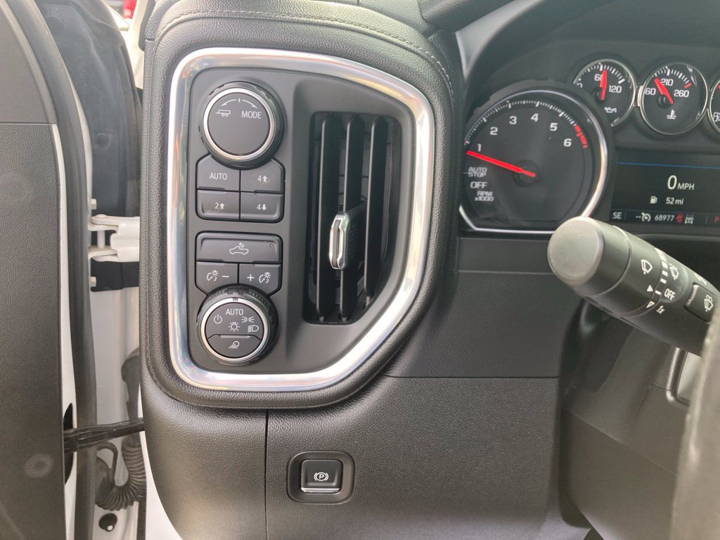 Used 2021 Chevrolet Silverado 1500 LT AWD/4WD image 19