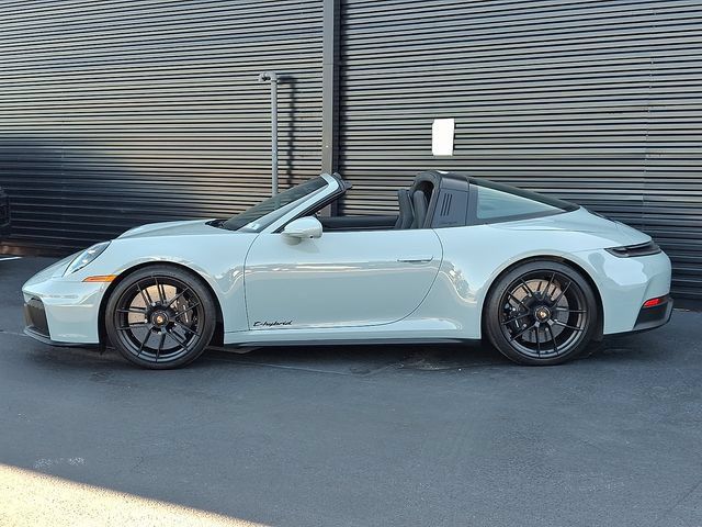 Certified 2025 Porsche 911 Targa 4 GTS AWD/4WD image 2