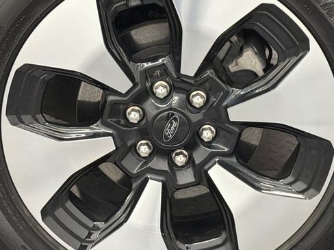 Used 2023 Ford F150 Lightning Platinum image 5