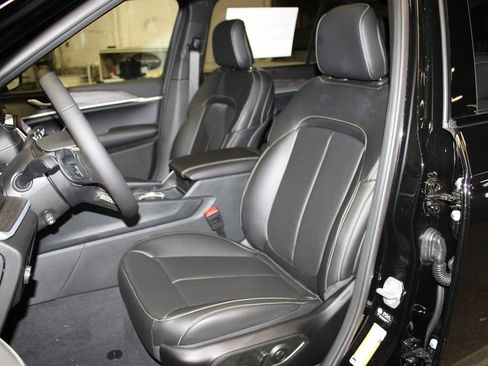 New 2025 Jeep Grand Cherokee L Limited w/ Luxury Tech Group II image 27