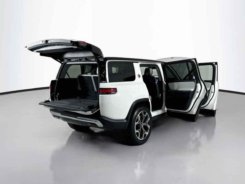 Used 2025 Rivian R1S Adventure Dual AWD/4WD image 26