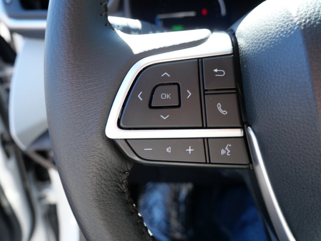 Certified 2026 Toyota Sienna XLE FWD image 28