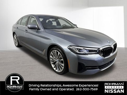 Used 2022 BMW 540i xDrive w/ Premium Package image 3