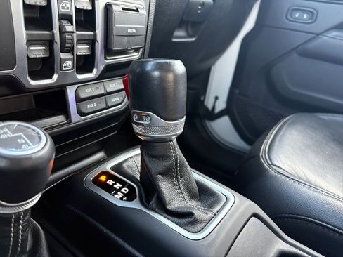 Used 2020 Jeep Gladiator Overland image 26