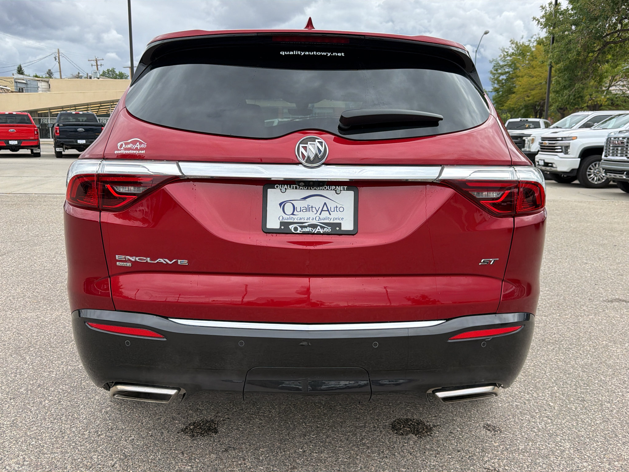 Used 2024 Buick Enclave Essence w/ Sport Touring Edition AWD/4WD image 8