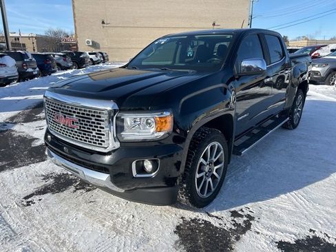 Used 2019 GMC Canyon Denali image 2