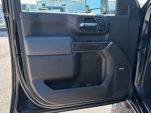 Used 2022 GMC Sierra 2500 Denali w/ Denali Ultimate Package AWD/4WD image 9